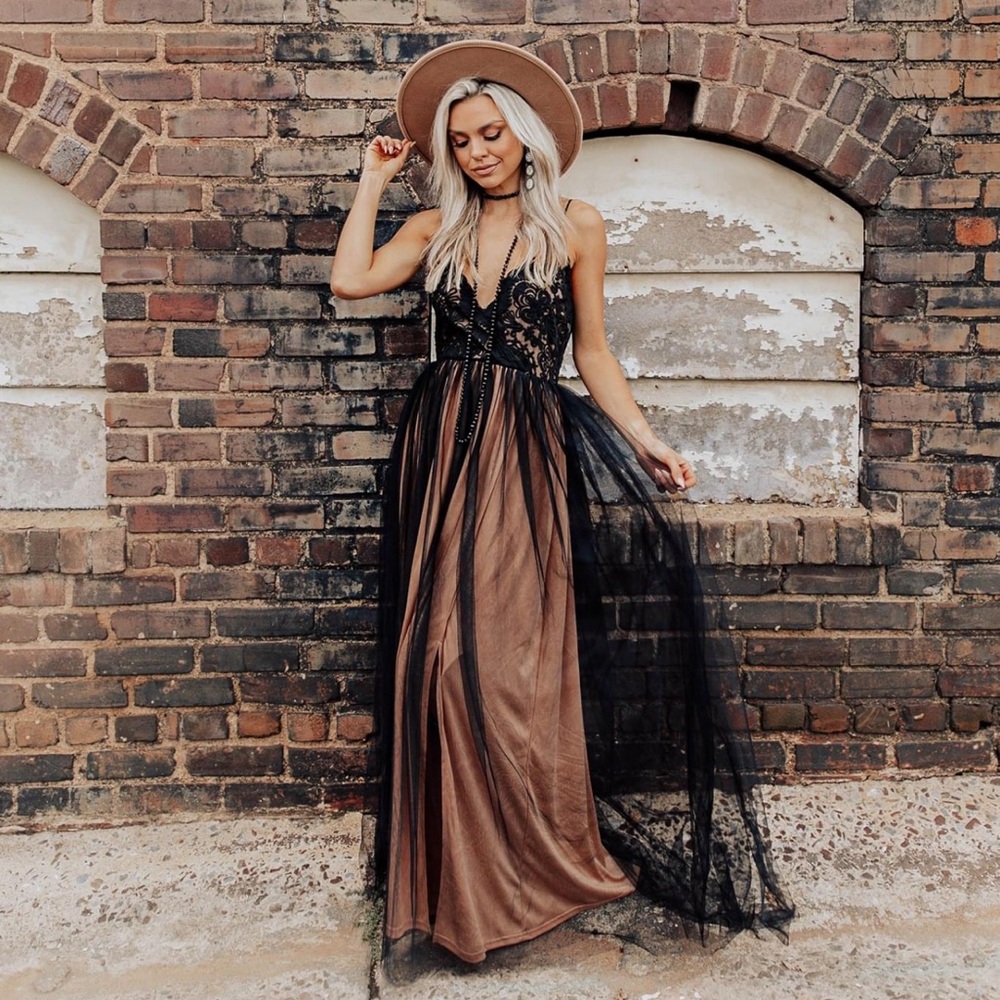 🆕🖤 The Vallie Dress MEDIUM